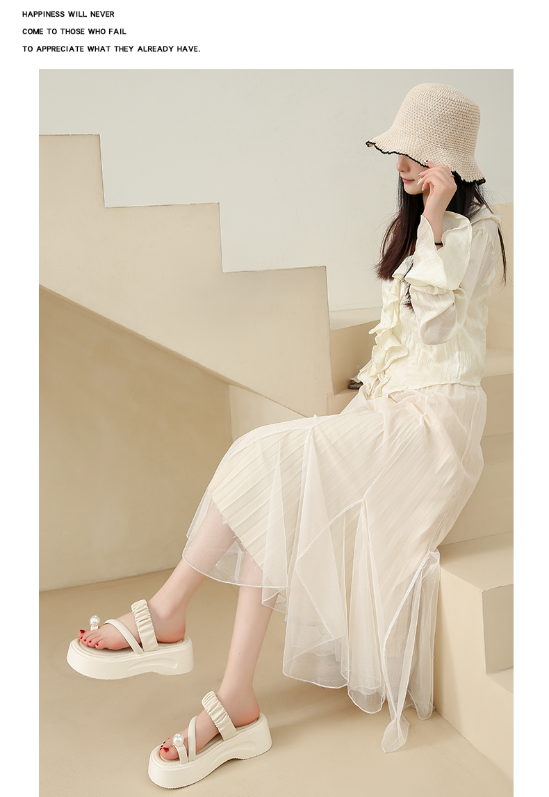 Summer sandals, casual and versatile half - slip women's shoes for outdoor wear